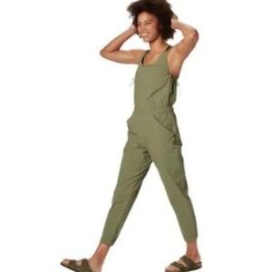 Mountain Hardwear Size 4 28 Railay One Piece Romper Jumpsuit Pant Green D